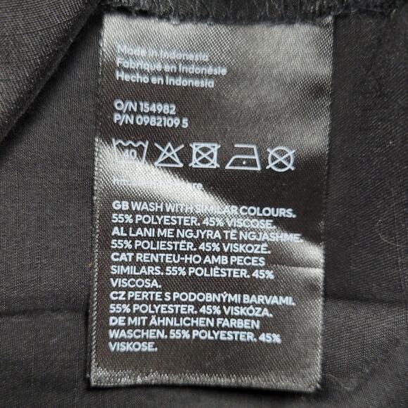 H&M Top Womens Medium Black V-Neck Sleeveless Loose Blouse Casual - Picture 5 of 12